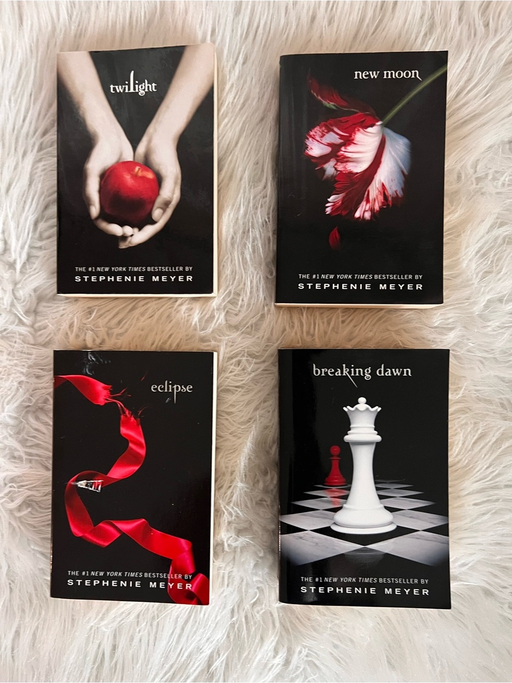 Twilight Saga Book Set - Black & Red Covers